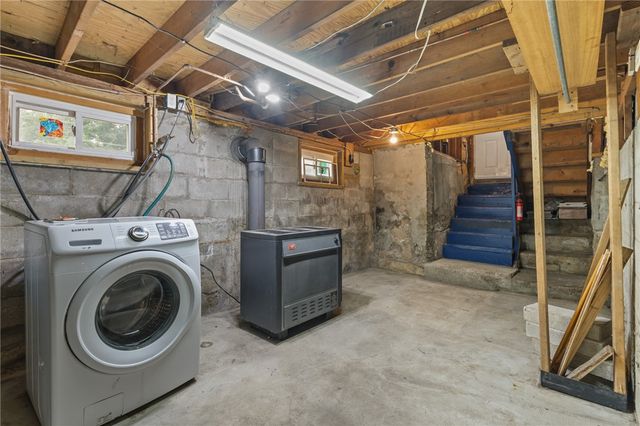10 Ellis Road, North Kingstown, RI 02852