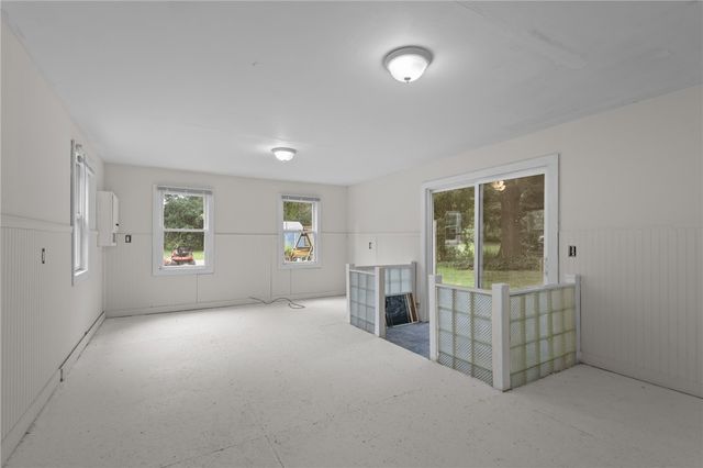 10 Ellis Road, North Kingstown, RI 02852