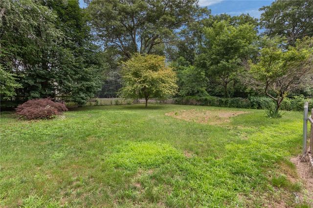 10 Ellis Road, North Kingstown, RI 02852