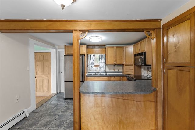 10 Ellis Road, North Kingstown, RI 02852
