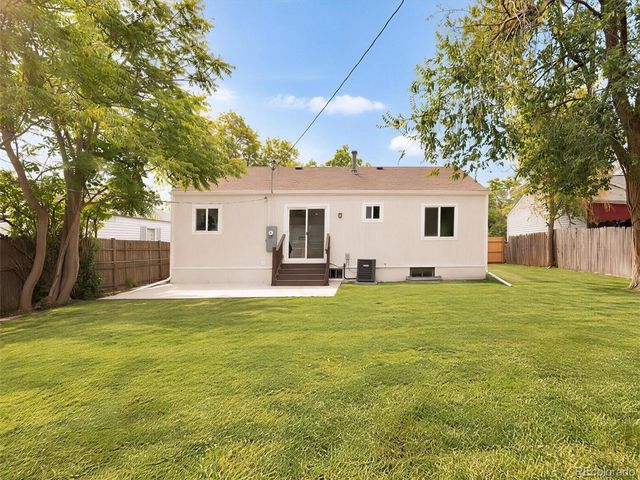 1967 Macon St, Aurora, CO 80010
