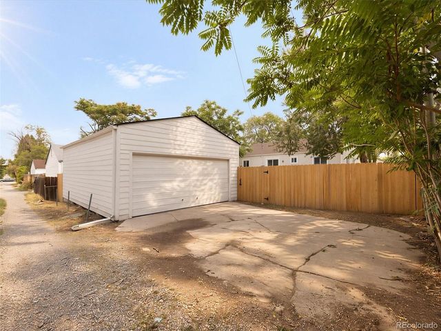 1967 Macon St, Aurora, CO 80010