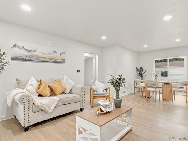 1967 Macon St, Aurora, CO 80010