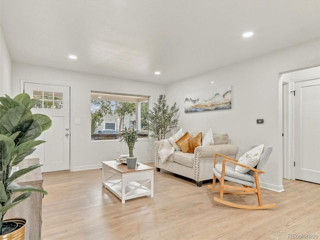 1967 Macon St, Aurora, CO 80010