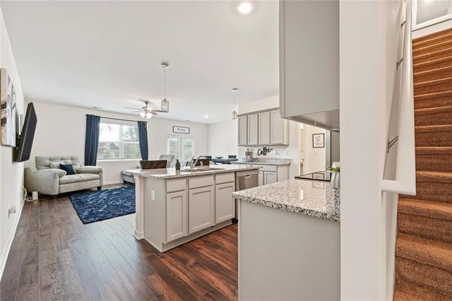 102 Hampton Circle, Mcdonough, GA 30253