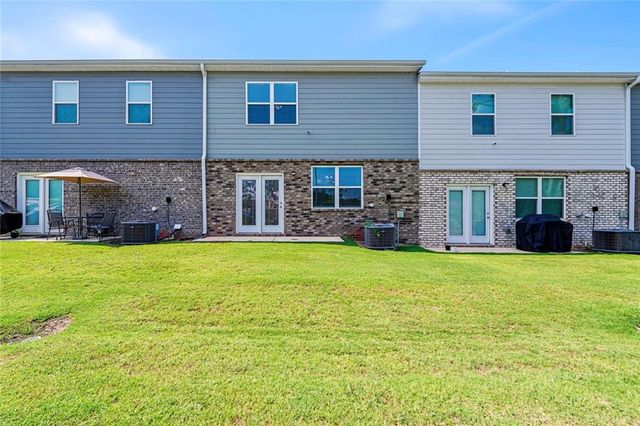 102 Hampton Circle, Mcdonough, GA 30253