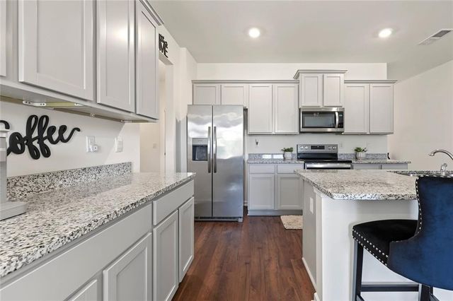 102 Hampton Circle, Mcdonough, GA 30253