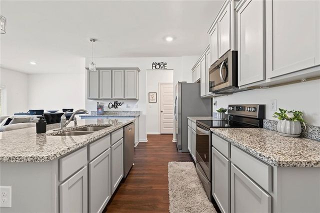 102 Hampton Circle, Mcdonough, GA 30253