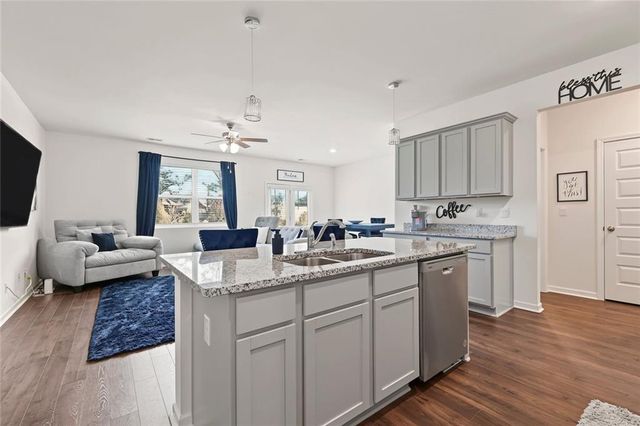 102 Hampton Circle, Mcdonough, GA 30253