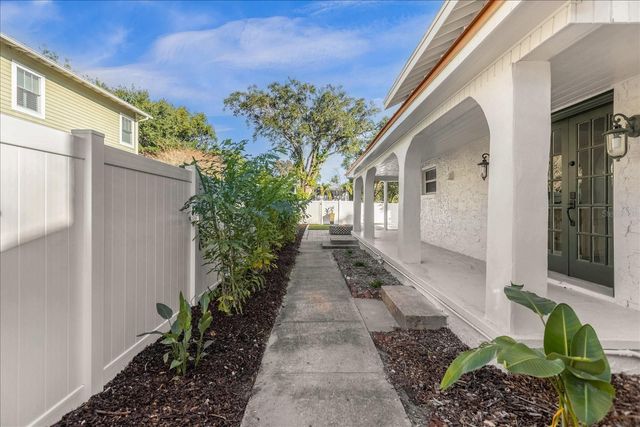 615 W WINTER PARK STREET, Orlando, FL 32804