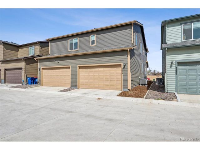 2445 Harlequin Pl, Johnstown, CO 80534