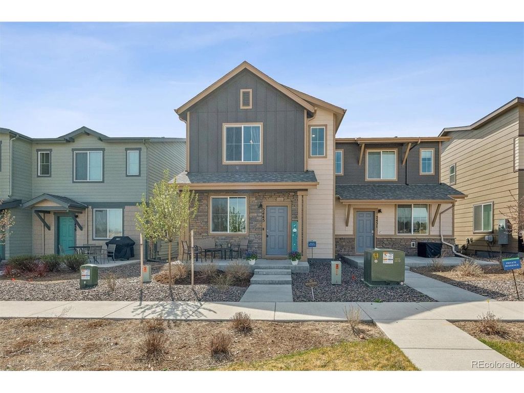 2445 Harlequin Pl, Johnstown, CO 80534