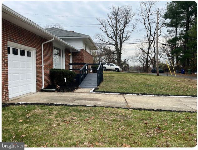 2813 GWYNNVIEW RD, Baltimore, MD 21207