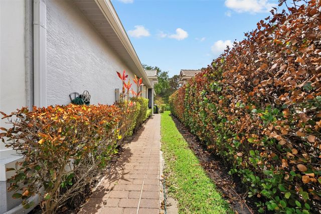 730 NW Red Pine Way, Jensen Beach, FL 34957