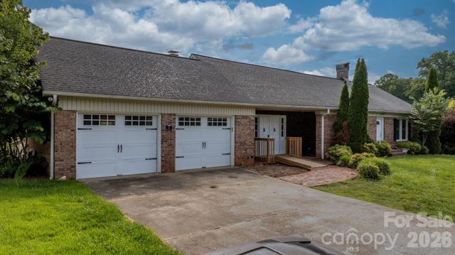 15 6th Em Street, Marion, NC 28752