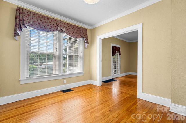 15 6th Em Street, Marion, NC 28752