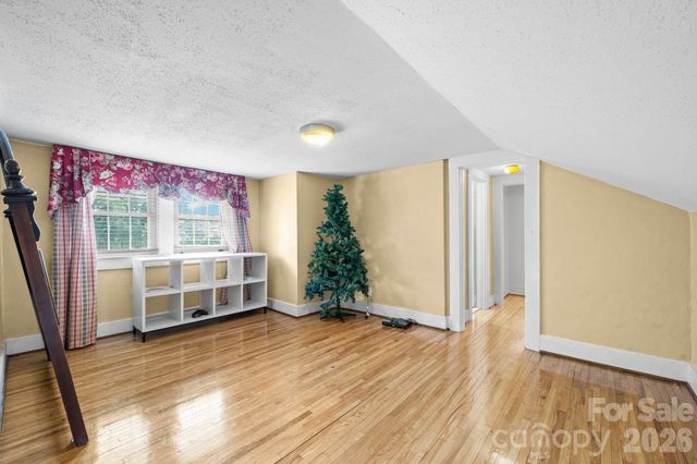 15 6th Em Street, Marion, NC 28752
