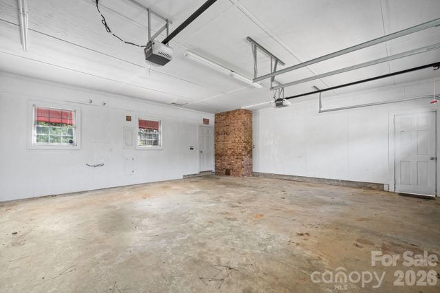 15 6th Em Street, Marion, NC 28752