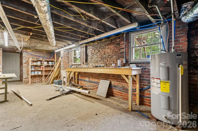 15 6th Em Street, Marion, NC 28752