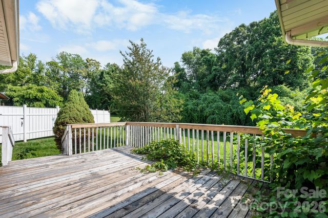 15 6th Em Street, Marion, NC 28752