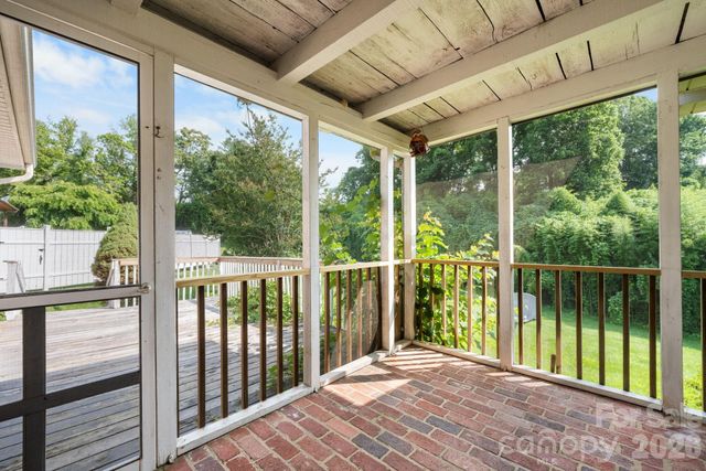15 6th Em Street, Marion, NC 28752