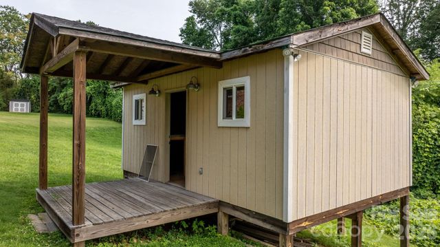 15 6th Em Street, Marion, NC 28752