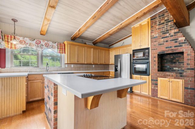15 6th Em Street, Marion, NC 28752