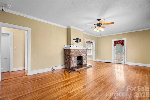 15 6th Em Street, Marion, NC 28752