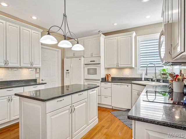 20 Country Club View, Edwardsville, IL 62025