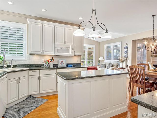 20 Country Club View, Edwardsville, IL 62025