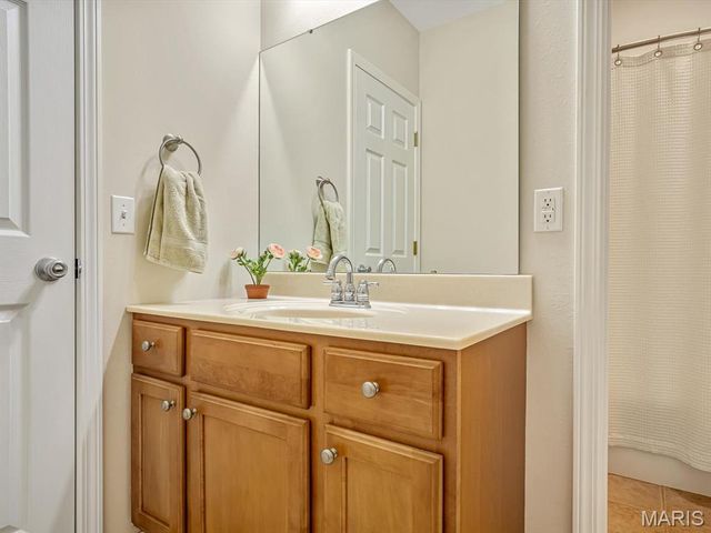 20 Country Club View, Edwardsville, IL 62025