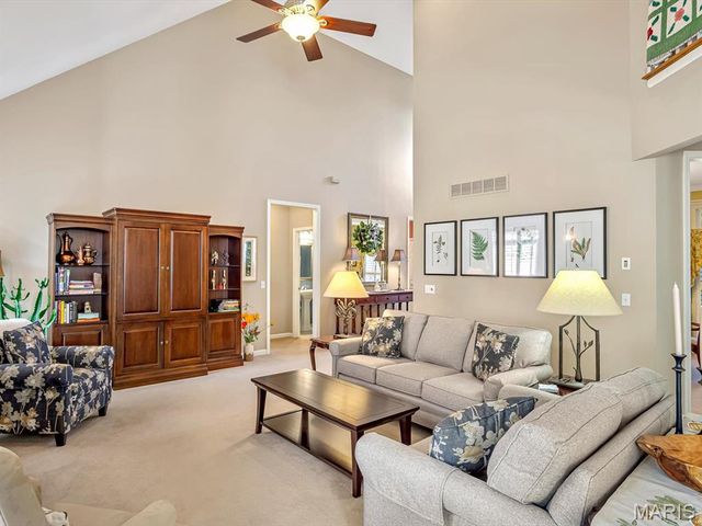 20 Country Club View, Edwardsville, IL 62025
