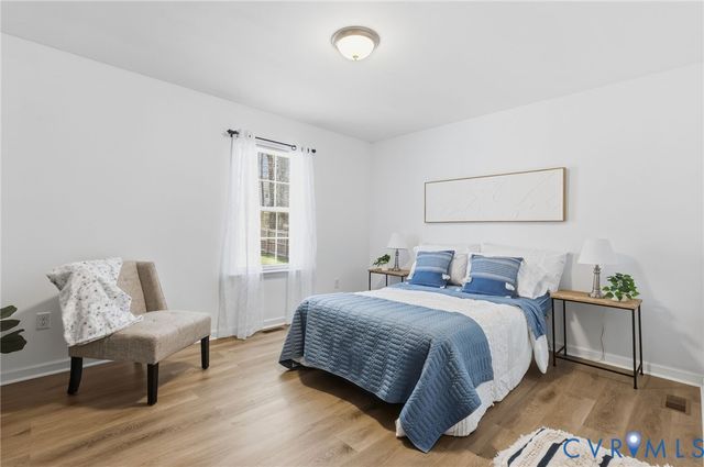 10541 Lunswood Rd, Chesterfield, VA 23831