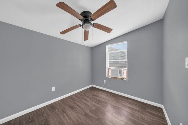 7919 Brays Street B, Houston, TX 77012