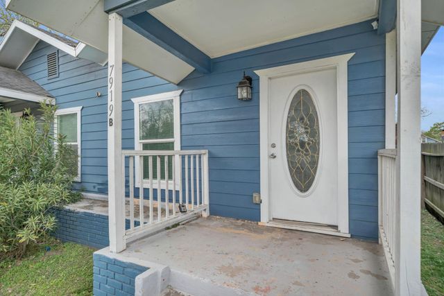 7919 Brays Street B, Houston, TX 77012