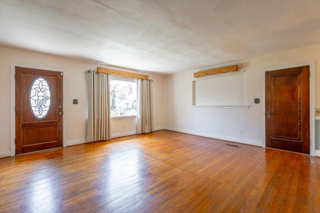 607 Carolina Avenue, Signal Mountain, TN 37377