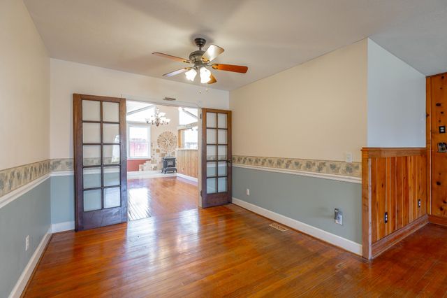 607 Carolina Avenue, Signal Mountain, TN 37377