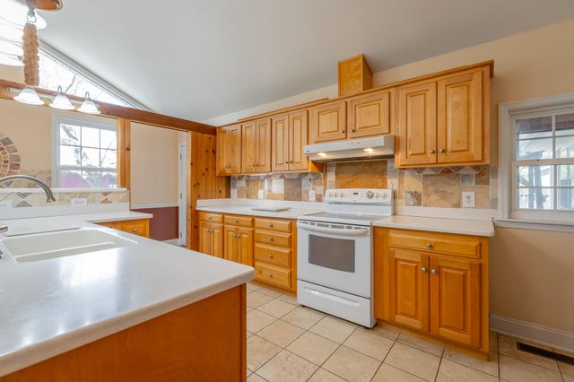 607 Carolina Avenue, Signal Mountain, TN 37377