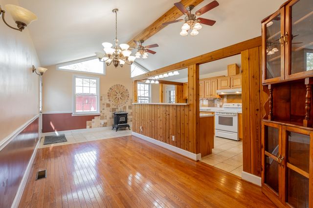 607 Carolina Avenue, Signal Mountain, TN 37377