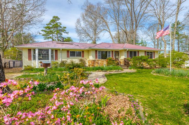 607 Carolina Avenue, Signal Mountain, TN 37377