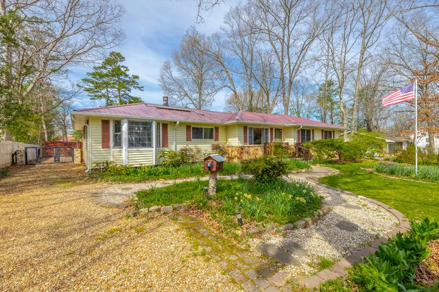 607 Carolina Avenue, Signal Mountain, TN 37377