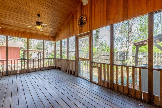 607 Carolina Avenue, Signal Mountain, TN 37377