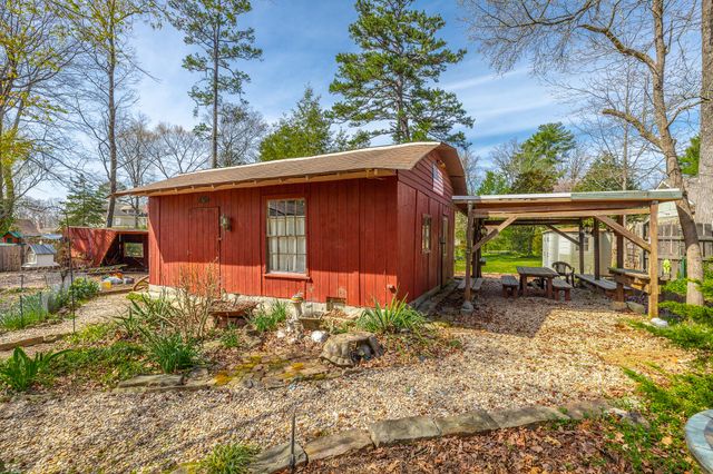 607 Carolina Avenue, Signal Mountain, TN 37377