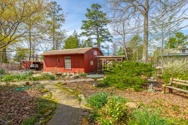 607 Carolina Avenue, Signal Mountain, TN 37377