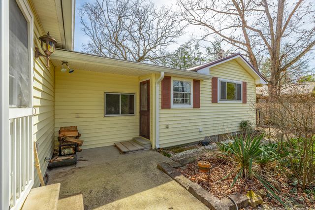 607 Carolina Avenue, Signal Mountain, TN 37377