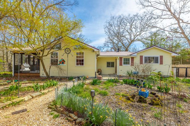 607 Carolina Avenue, Signal Mountain, TN 37377