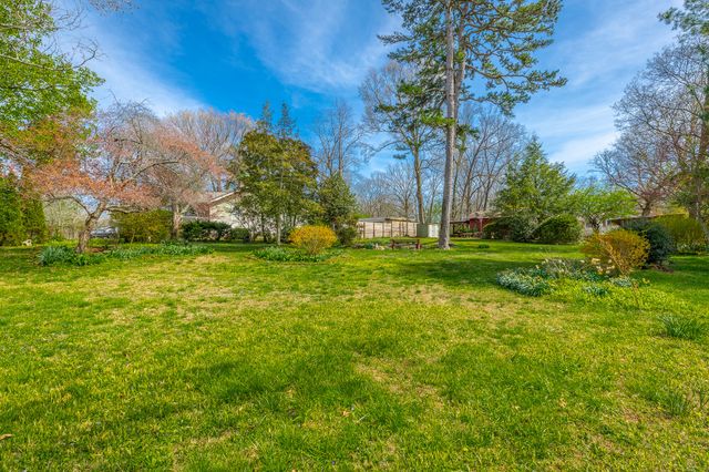 607 Carolina Avenue, Signal Mountain, TN 37377