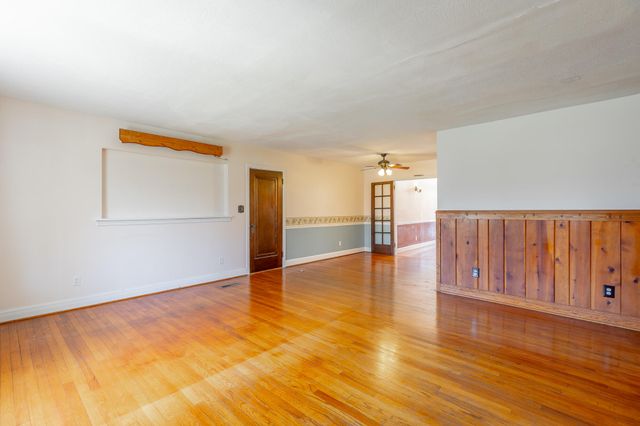 607 Carolina Avenue, Signal Mountain, TN 37377