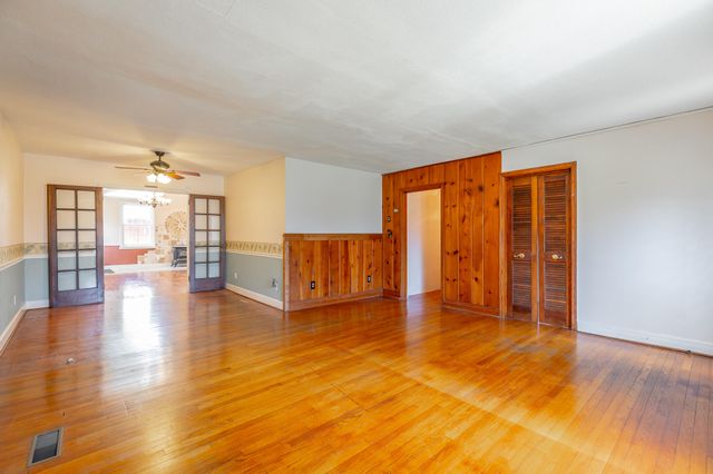 607 Carolina Avenue, Signal Mountain, TN 37377