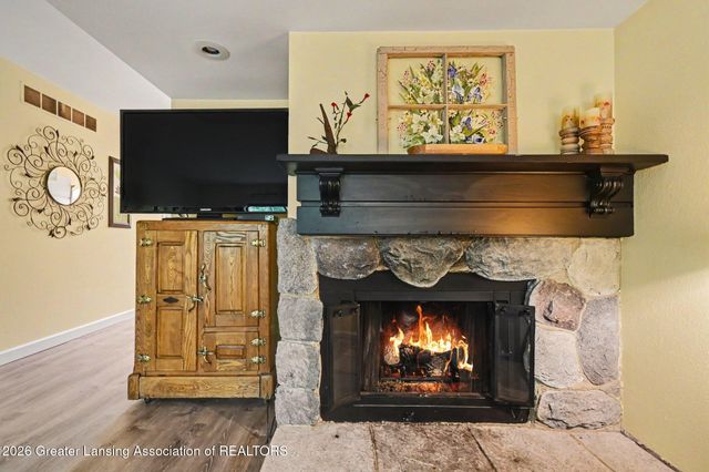 5634 Deville Court, East Lansing, MI 48823